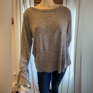 Super soft scoop neck with tie sleeves